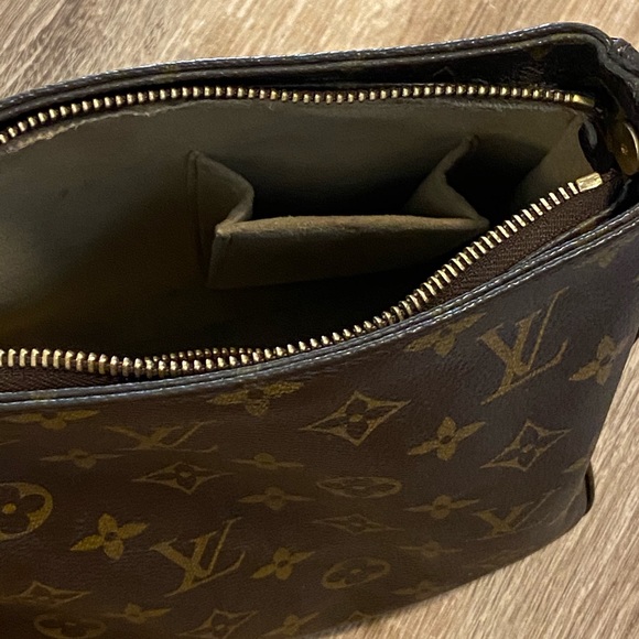 Louis Vuitton Looping MM - Picture 4 of 16